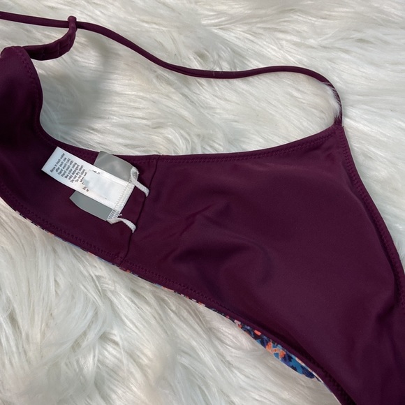 Athleta Reversible Bikini Top Sz XS NWOT - Picture 7 of 14